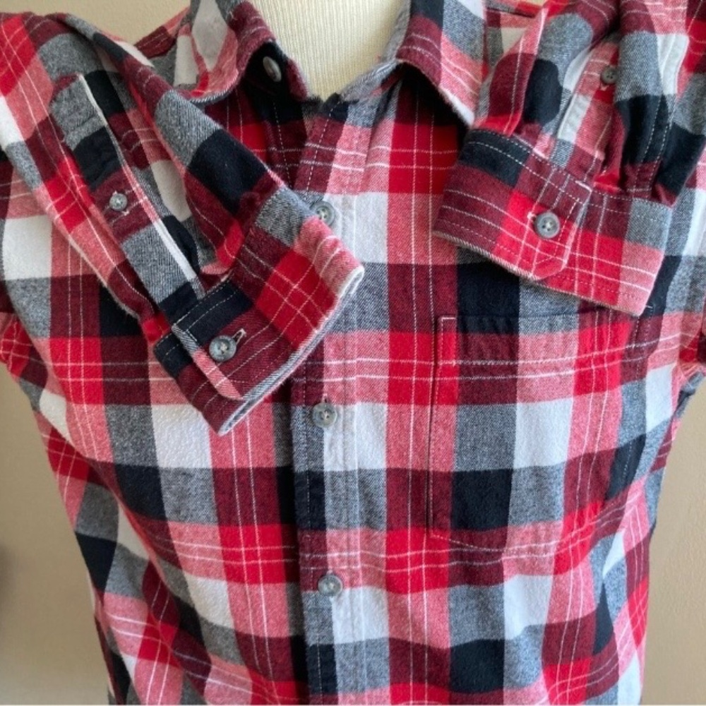 Button Down - Picture 4 of 6